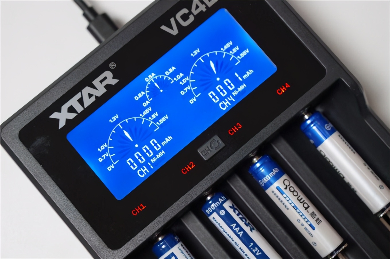 XTAR VC4L评测：万能充电器，充电电池检测大师